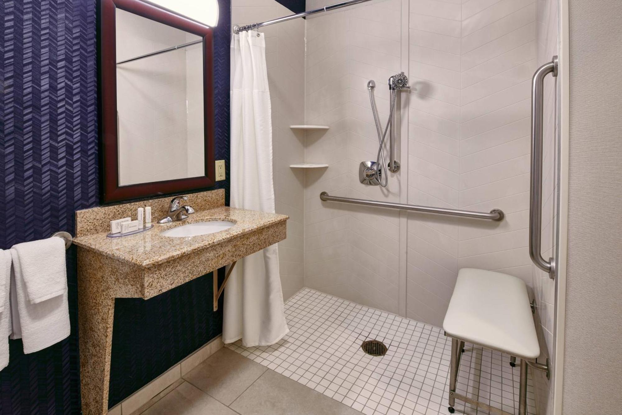 Fairfield Inn & Suites Detroit ליבוניה מראה חיצוני תמונה